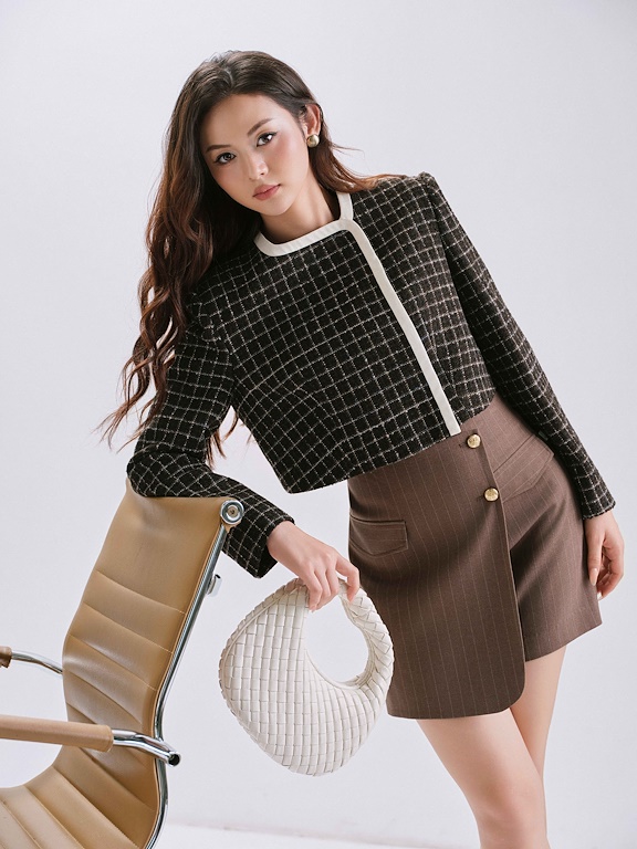 Quần váy A ngắn phối cúc + nắp túi